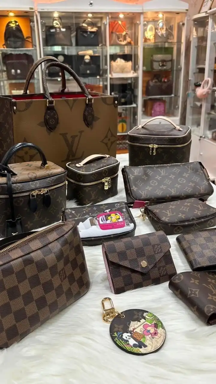 P&2 Brand Name👜⌚️