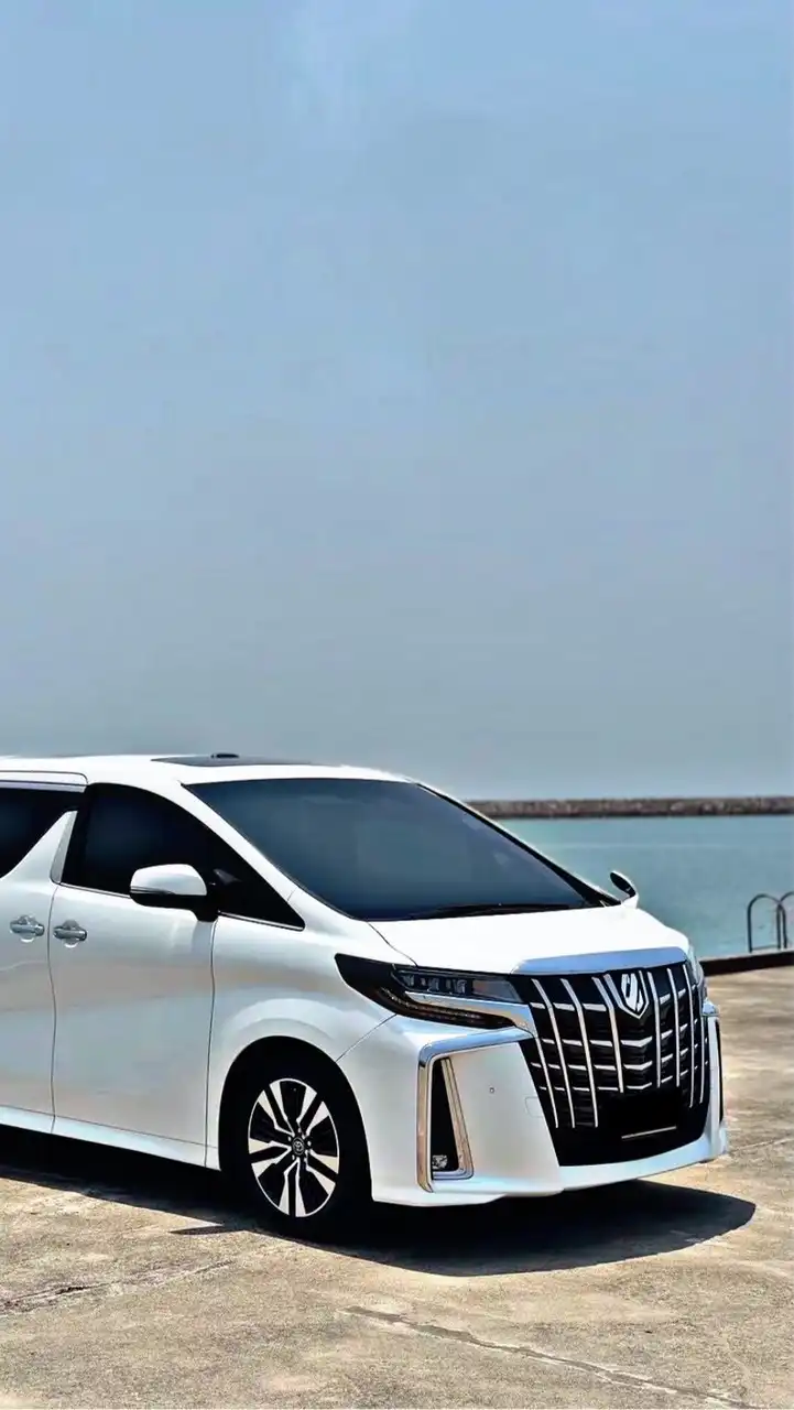 รถตู้หรูให้เช่าพร้อมคนขับ  Alphard /Vellfire พื้นที่เชียงใหม่