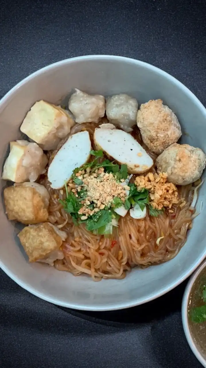 สูตรก๋ง ก๋วยเตี๋ยวลูกชิ้นแคะ