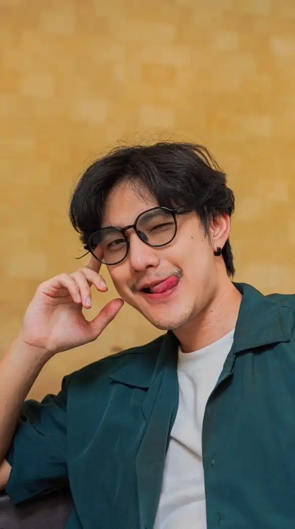 ตาขีด แฟมิลี่
