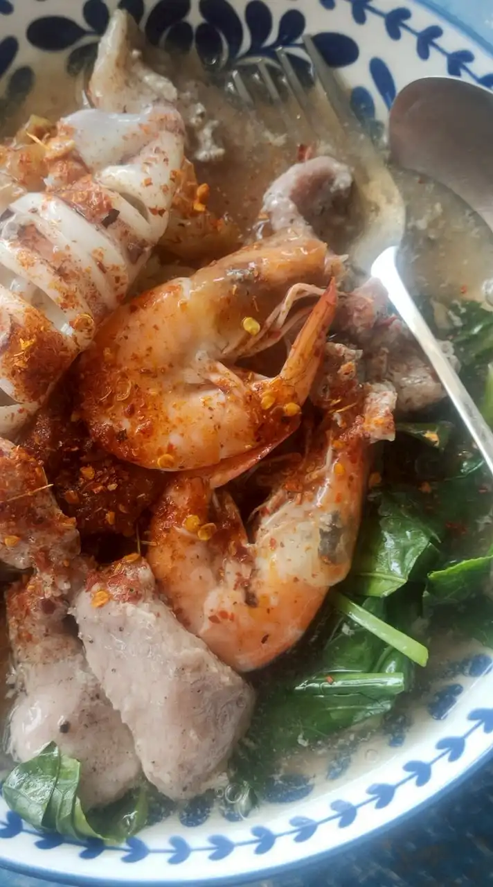 ร้านราดหน้าเจ้ตุ๊ก