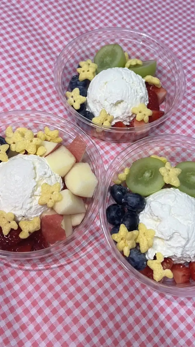 กรีกโยเกิร์ตฟอร์นุ่มฟูวววว🐰🍓⭐️(ศิลปากร)