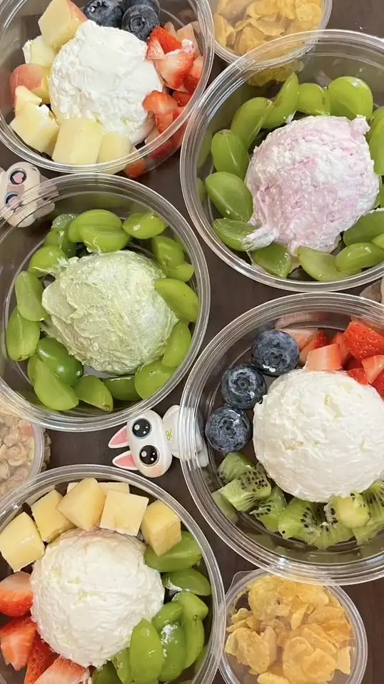 กรีกโยเกิร์ตฟอร์นุ่มฟูวววว🐰🍓⭐️(ศิลปากร)
