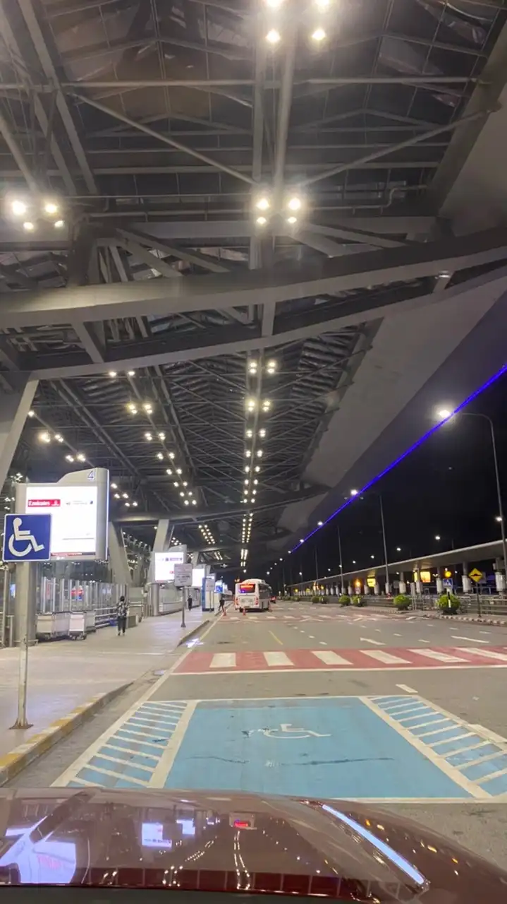 ❤️🚗✈️🏭🏨ห้องงานรับส่งเก๋งตู้