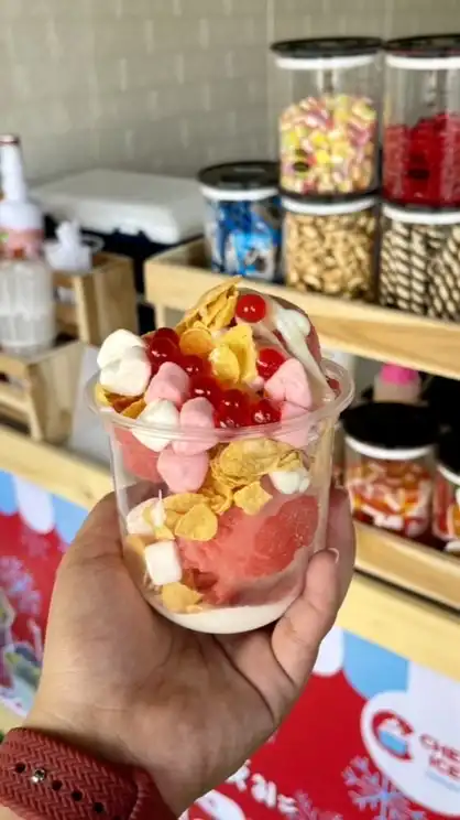 CHER ICE สตอเบอรี่โยเกิร์ต เฟรนฟราย
