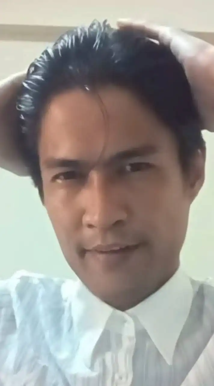 ชายชั้นสามพี่กล้ามโต