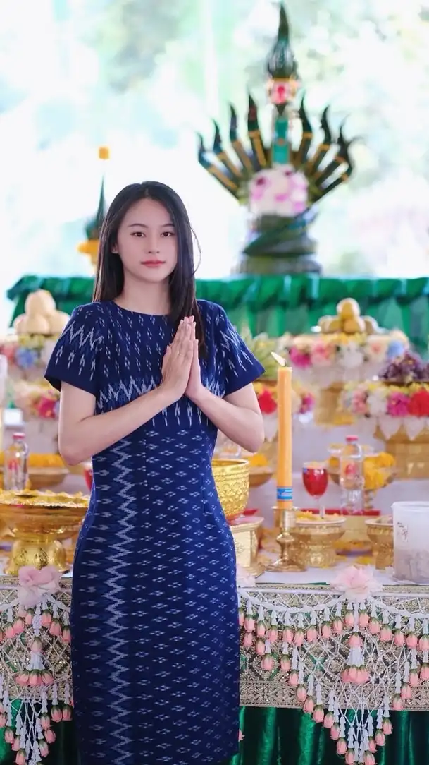 เฮือนอาหลิวเด้อ