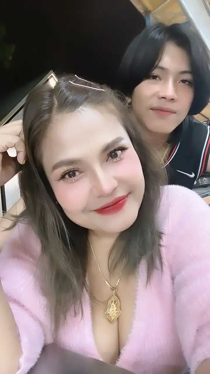 ด้อม เจ๊กันย์ดอนเมือง
