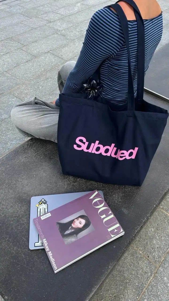 ElleLina 🪽 Subdued 🎱