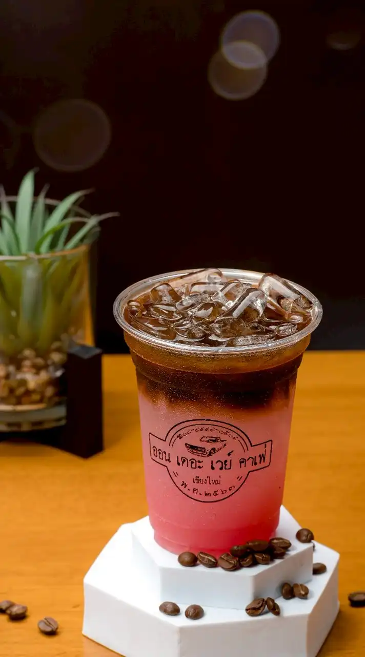 ((แจ่มฟ้าเซฟมาร์ทดอยสะเก็ด))ออนเดอะเวย์ เชียงใหม่ คาเฟ่