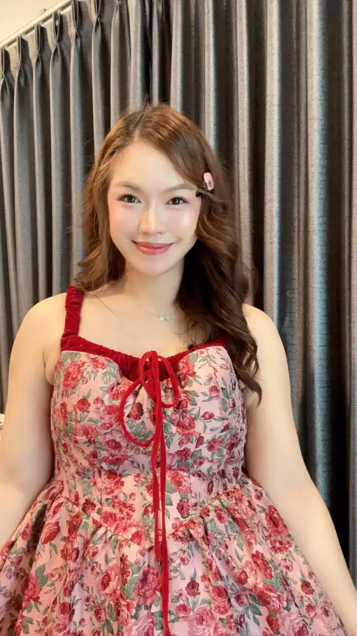 ไลฟ์สดขายส่งเดรสมือสอง By Ying Phornpawee