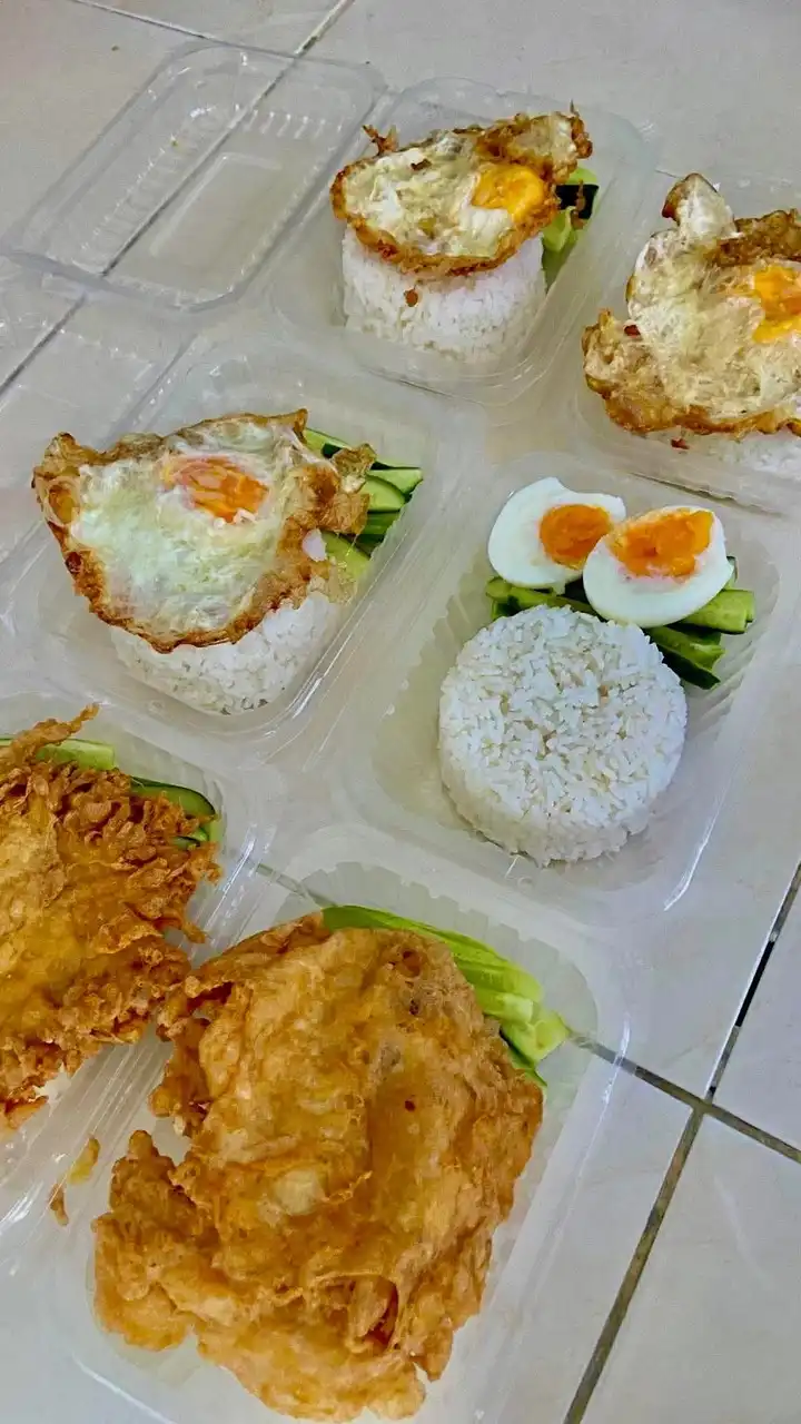 BKK ข้าวน้ำพริกผักไข่ต้ม