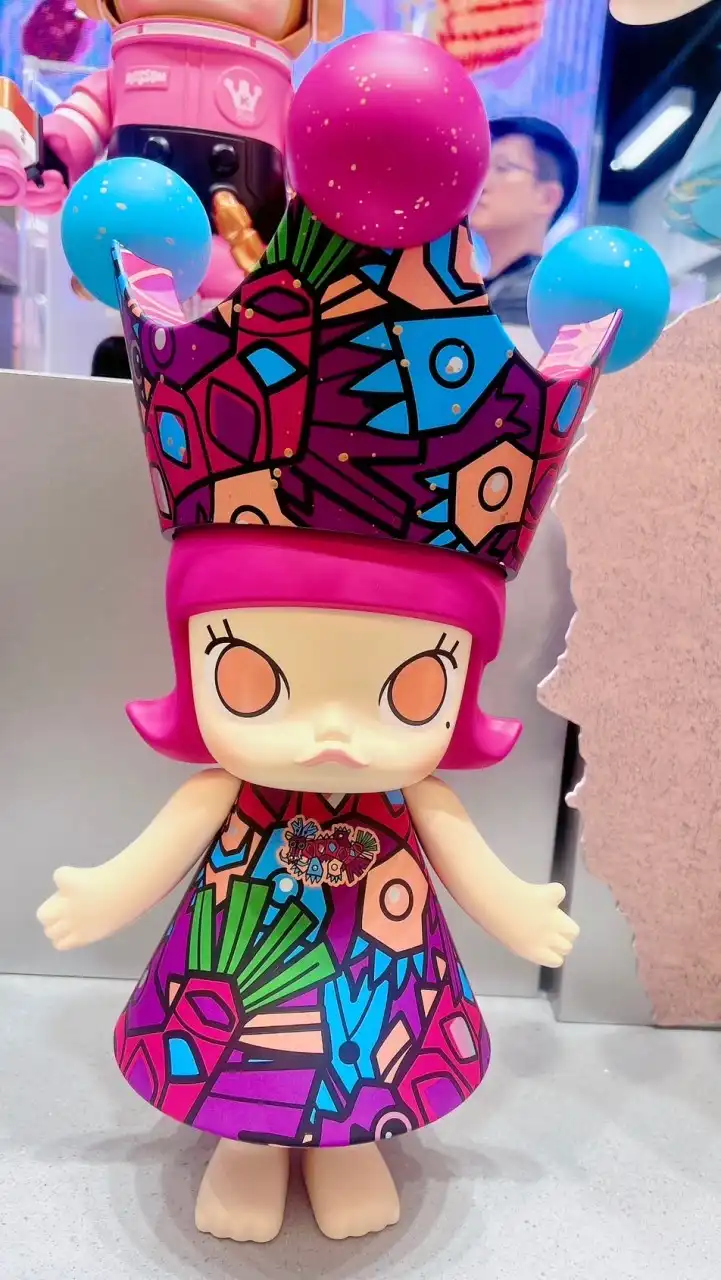 นิติกรส้มรับหิ้วและขายArt Toy