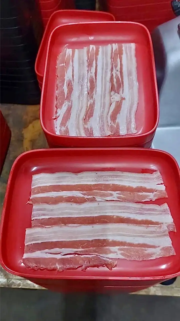 Zai€iw หมูสด & ฟรีส