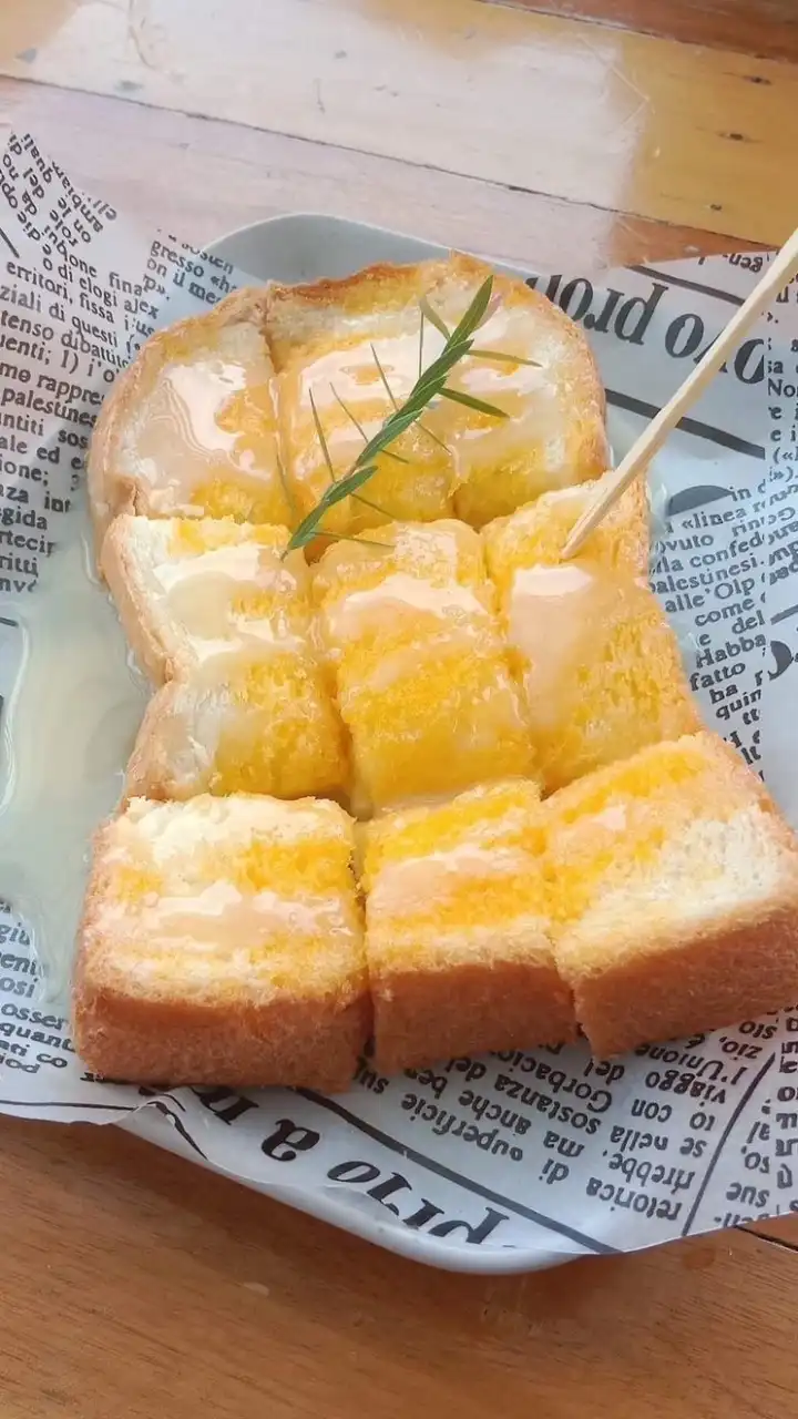 ปังปิ้งนมเนย🍞&น้ำกระท่อม🍃
