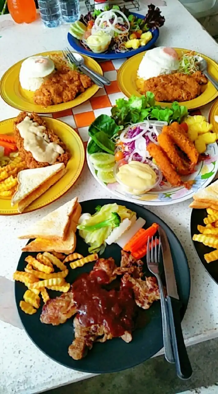ร้านสเต็ก 2นางฟ้า พระปิ่น 5