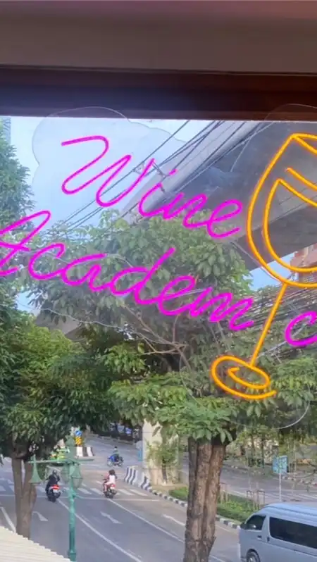 Wine Academic 🍷🍾
