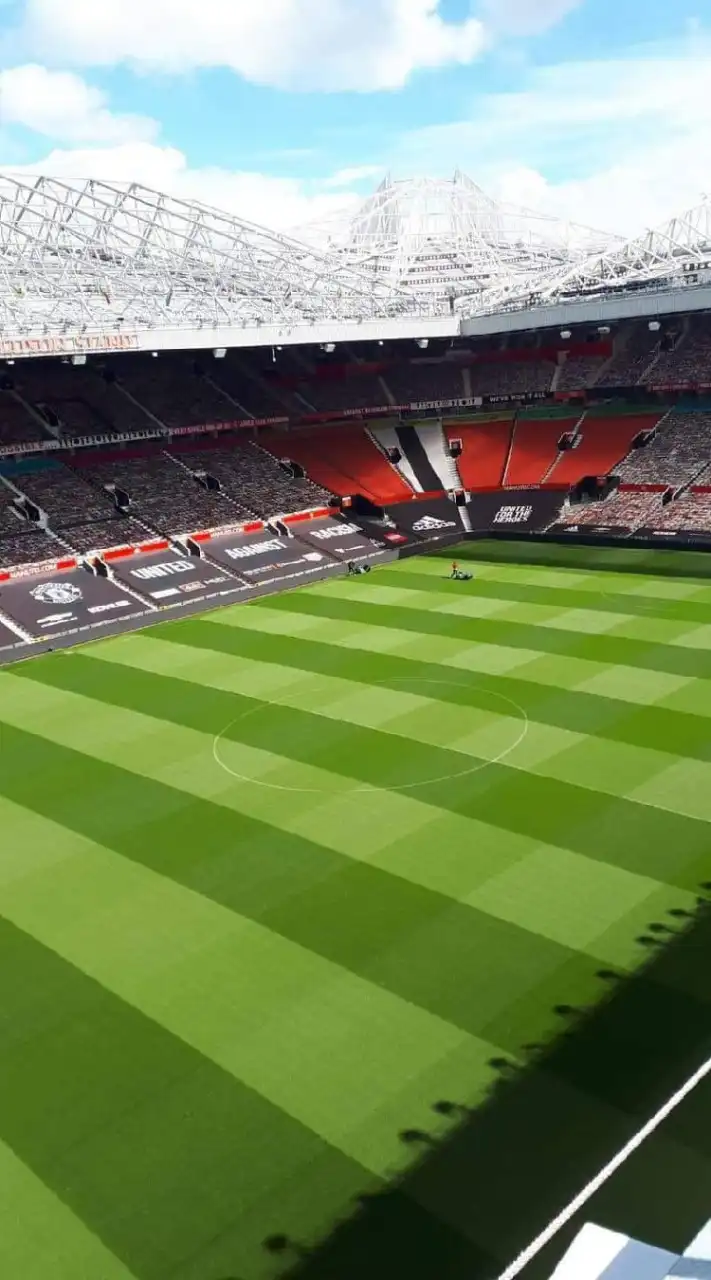 MANCHESTER UNlTED