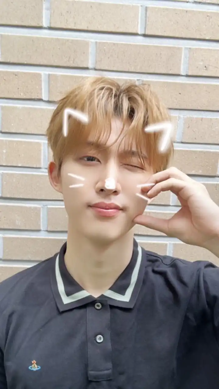 ID🫂BI (한빈아 겁도없이 사랑할게)