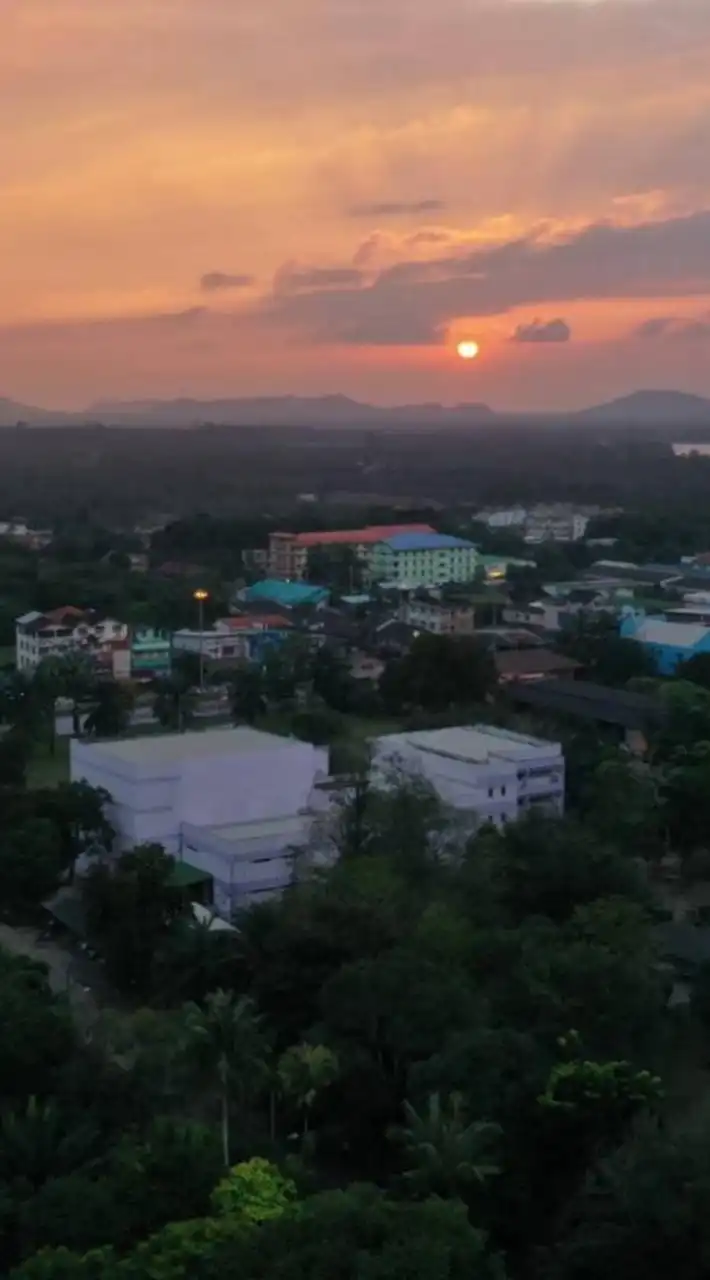 สวท.สุราษฎร์ 89.75 และ 95.5 MHz.