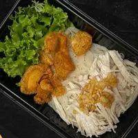 Guppy หมี่ไก่ฉีก & บานอฟฟี่