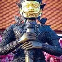 ท้าวเวสสุวรรณหน้าทองคำ