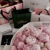 พร้อมส่ง/พรีออเดอร์ ของแบรนด์แท้🛍️ สด/ผ่อน By:Cnnshop