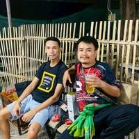 ซุ้ม ปากแดง พิษณุโลก