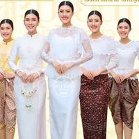 สะบายดีผ้าไหมลาว by น้องฝ้าย