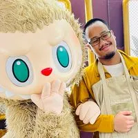 พ่อค้าที่ชื่อว่า ALONE