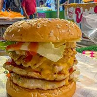มันเบอร์เกอร์ อร่อยต้องลอง 3แยกหลังมอ