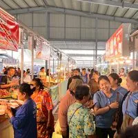 ตลาดสดบ้านทนายวิเชษฐ์ โพธาราม