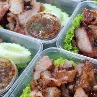 หมูมอมอว์