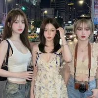 พาวเวอร์พัฟเกิร์ล" (The Powerpuff Girls)