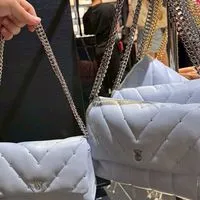 รับหิ้วทุกแบรนด์🛍️