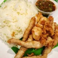 ร้านข้าวเหนียวหมูทอด ไก่ทอด