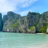 รับจองตั๋วเครื่องบิน ที่พัก โปรแกรมทัวร์ต่างๆ🌅🌊⛰️