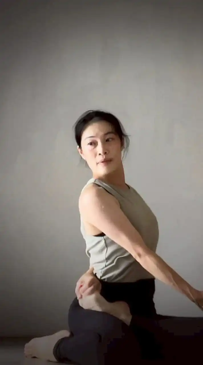 A May Su 丹索瑜珈