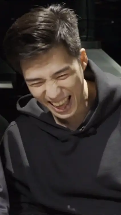 小力與他的乾爹乾媽