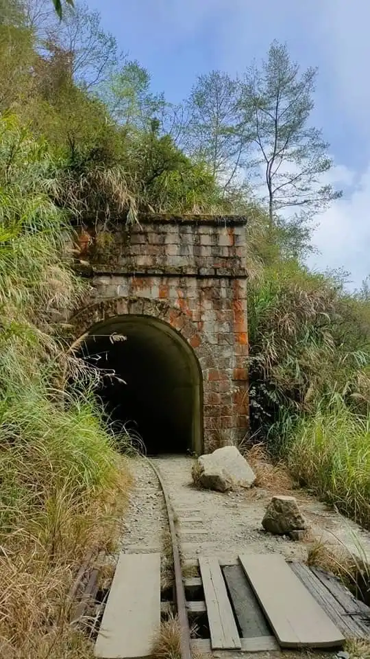 高雄爬山群｜新手爬山｜小百岳｜野溪瀑布｜秘境探索｜登山｜古道漫遊｜新手百岳｜露營｜中級山｜攝影｜