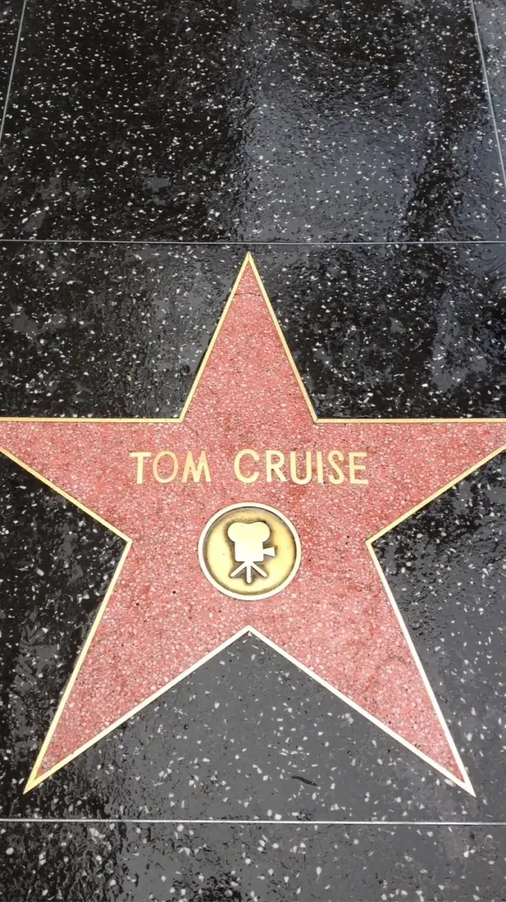 TOM CRUISE MOVIE watch & chat together !