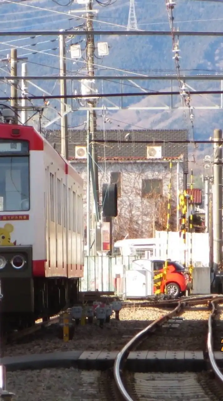 写真や動画音声で当てろ鉄道クイズ