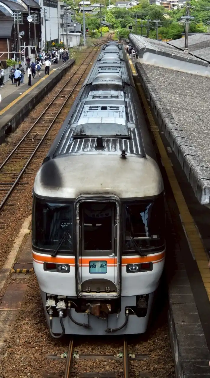 鉄道とバス好きな人集まれ‼️※雑談も可 (今年中50人達成目標)