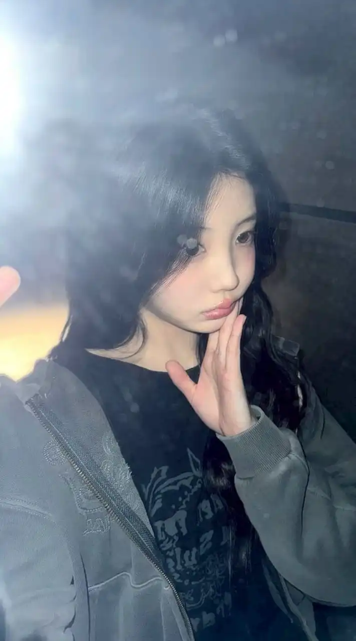 ILLITウォンヒ写真館　トーク禁止