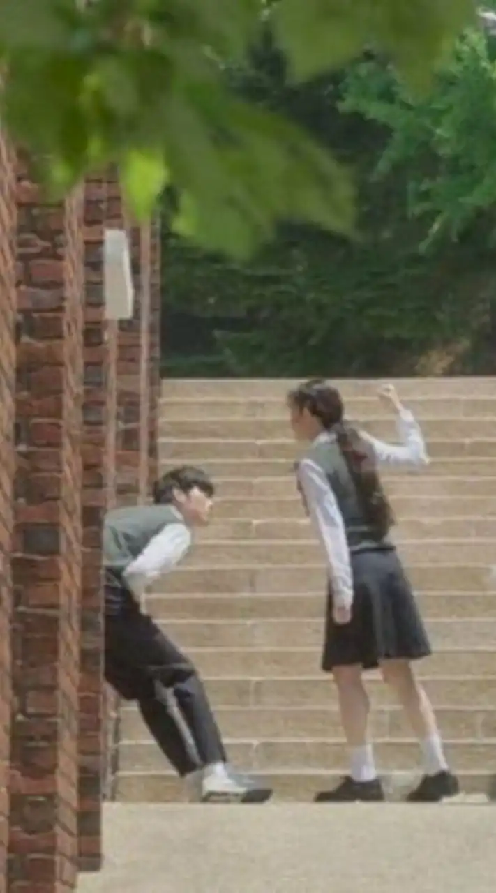 非リア団結‼️リア充なーろ