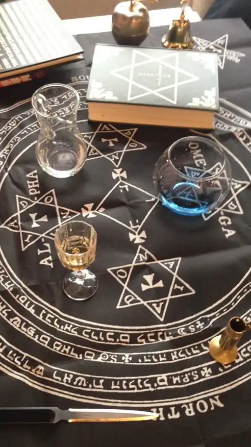 Reizi'sFanSNSbzバズ協力レイジファンクラブ占い占星術四柱推命心理学公認心理師