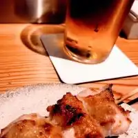 一人で飲んでる同士で話そう